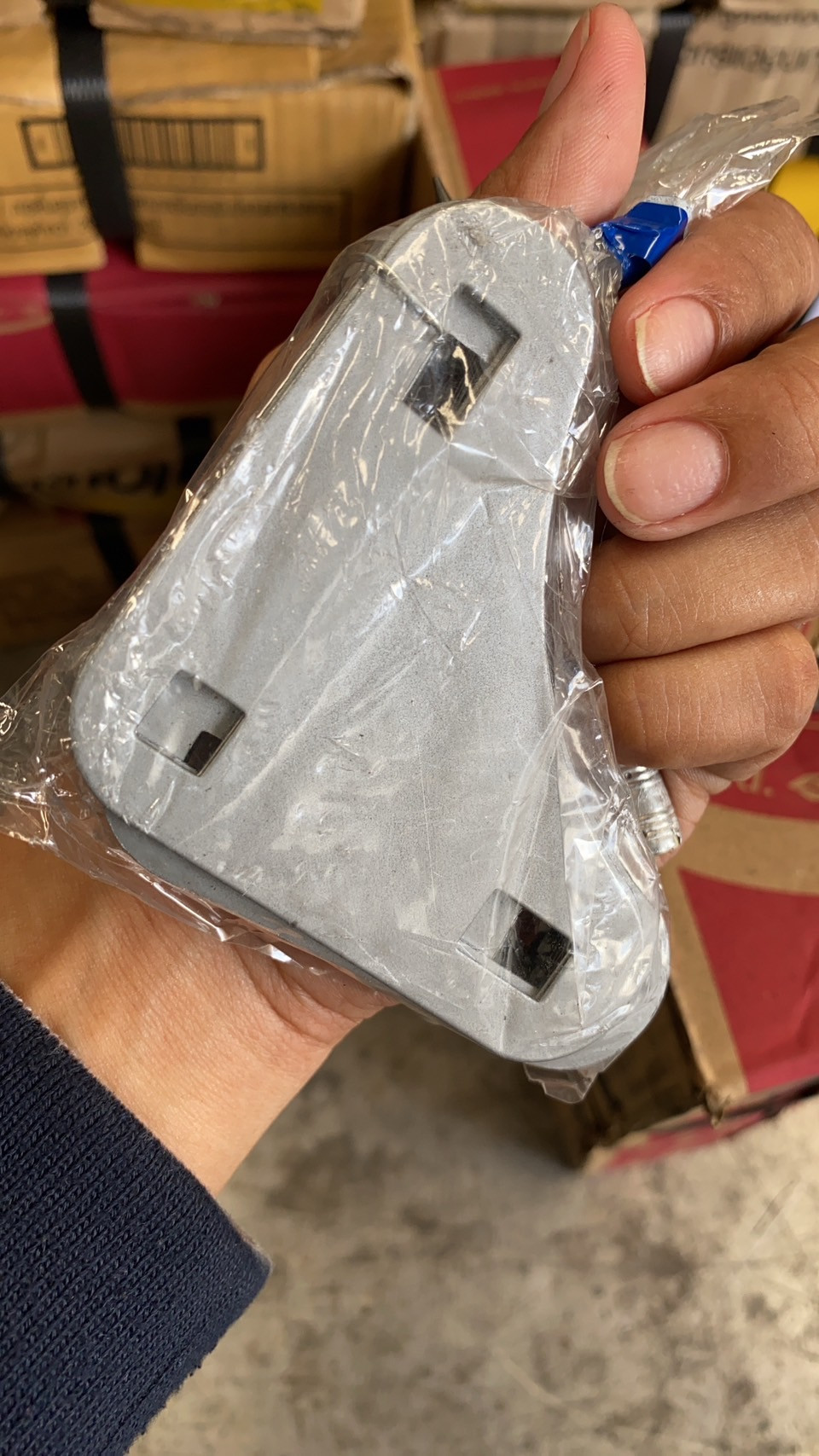 ปืนใหญ่ แผ่นปิดเข้ามุมเหล็กฉากรู CP7808 ขนาด 7.8x7.8x0.8ซม. สีเงิน บรรจุ 20แผ่น/ถุง