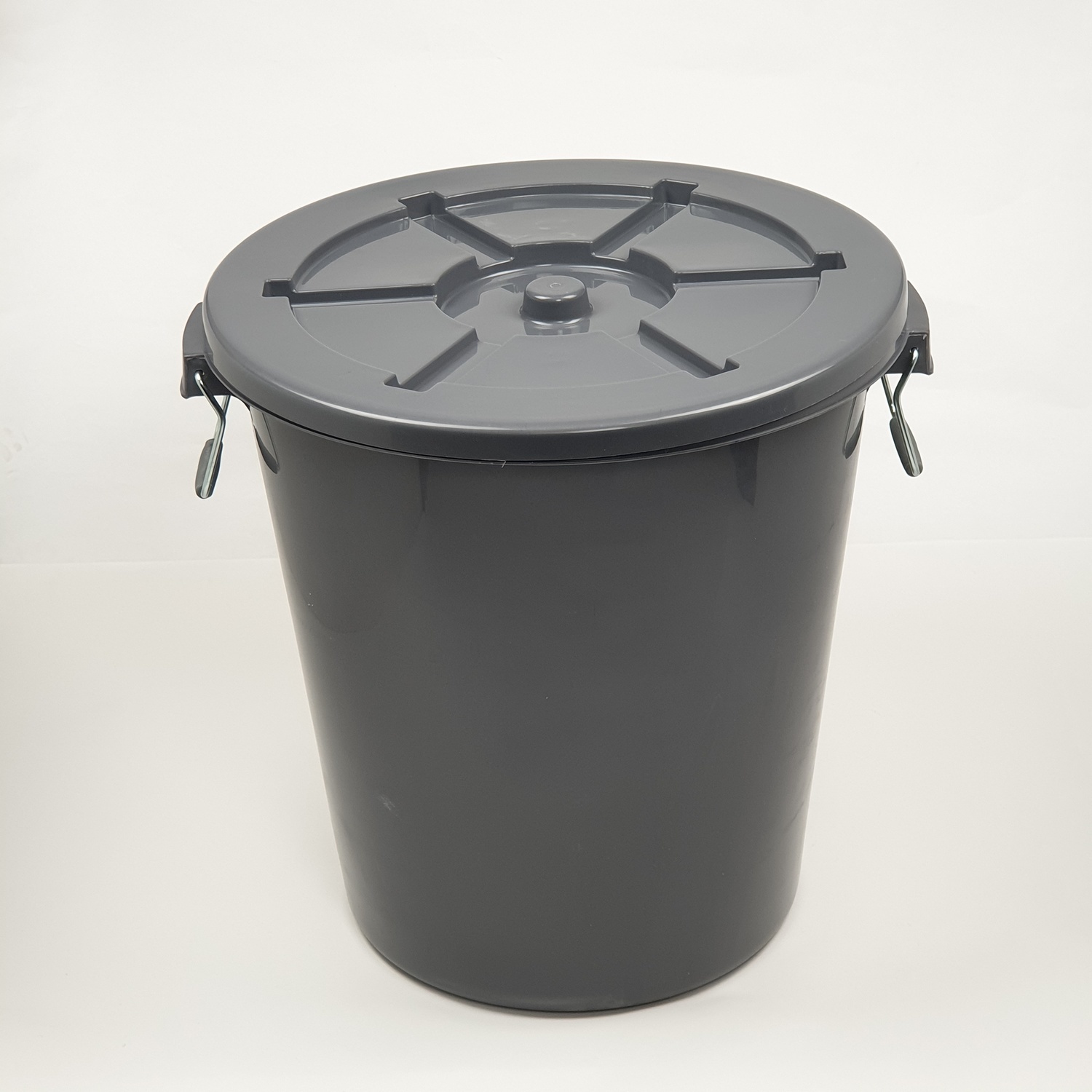 GOME ถังน้ำกลมฝาล็อค ขนาด 54L DT001-GY สีเทา