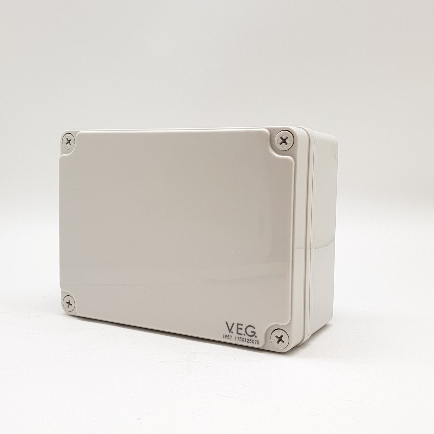 V.E.G. กล่องกันน้ำพลาสติก รุ่น THE-13 175x175x75mm. สีเทา