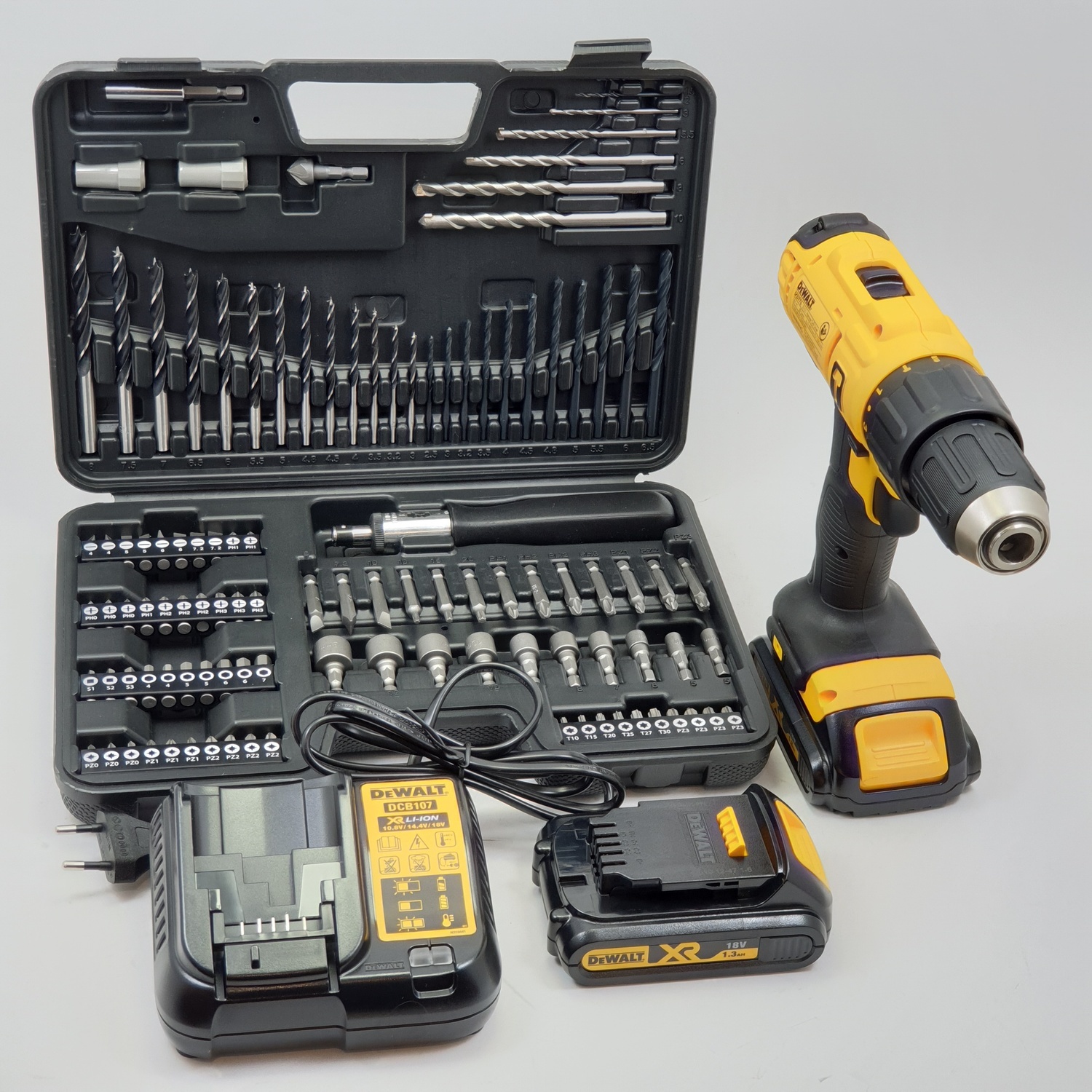 DeWALT สว่านกระแทกไร้สาย 18V. DCD776C2A-B1 สีเหลือง