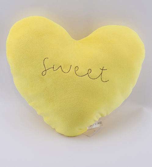 หมอนอิงรูปหัวใจ สีเหลือง 40x46 ซม.