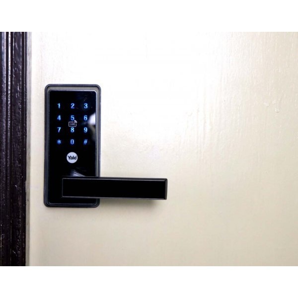 YALE ชุดล็อคระบบดิจิตอลบานสวิงประตูเปิดซ้าย รุ่น EC800-LH สีดำ