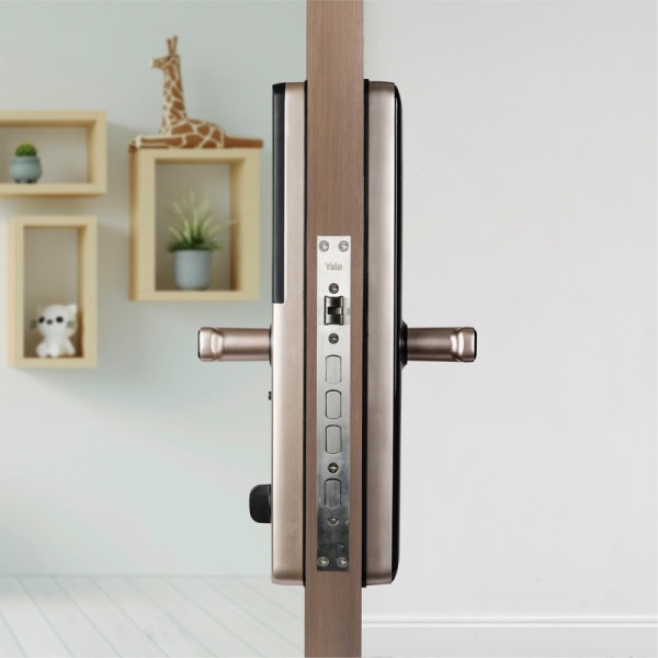 YALE ชุดล็อคระบบดิจิตอลบานสวิง รุ่น YDME200NXT สีดำทอง