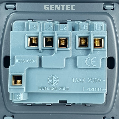 Gentec สวิตซ์ทางเดียว 3 ช่อง รุ่น  86G-05 สีเทา
