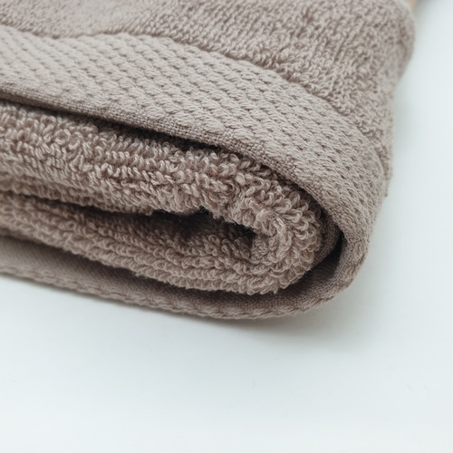 COZY ผ้าขนหนู รุ่น BQ007-BR ขนาด 70x140 ซม. สีน้ำตาล