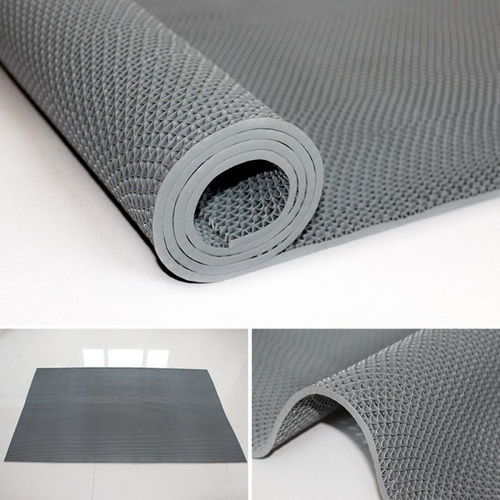 GRAFFE พรมกันลื่นพีวีซี FMS7000–930GR ขนาด 90x300ซม. หนา 0.45ซม. สีเทา