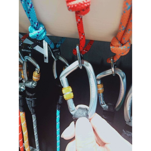 HUMMER คาราบิเนอร์อลูมิเนียมทรงดี รุ่น BT-AF812 116*74 มม. สีเงิน