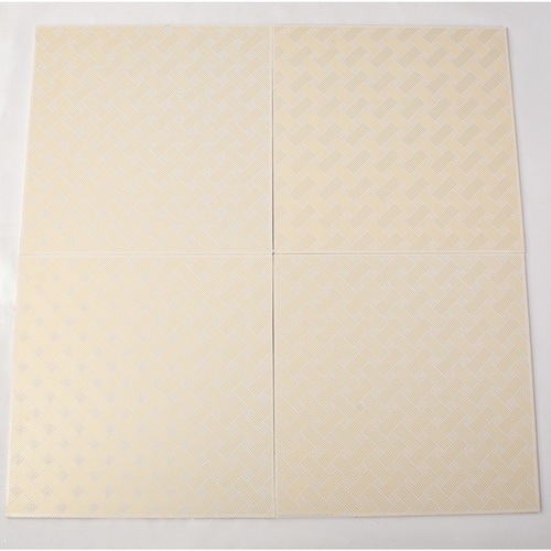 ลิสเซ่ ฝ้ายิปซัมทีบาร์ 60x60ซม. รุ่นไผ่ทอง บรรจุ 10แผ่น/กล่อง