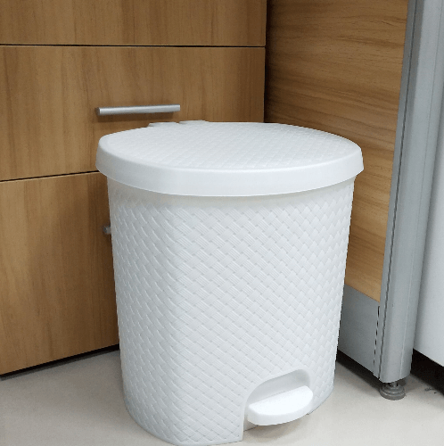 ICLEAN ถังขยะเหยียบทรงกลมลายสาน 6.5 ลิตร ขนาด 24.5x23x26.5ซม. รุ่น TG51839 สีขาว