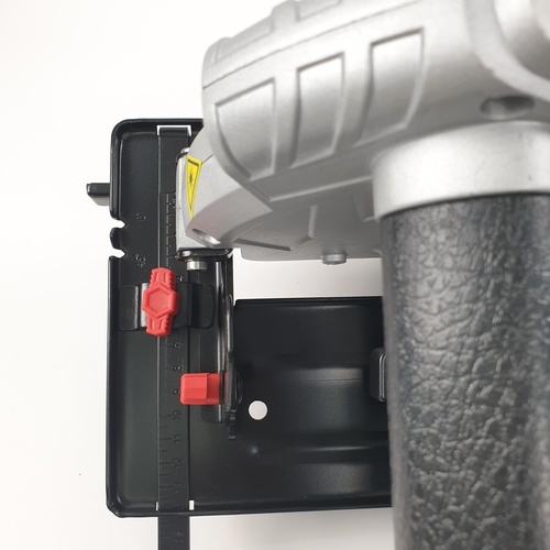 BISON เลื่อยวงเดือน 9 นิ้ว 2000W CS-235A