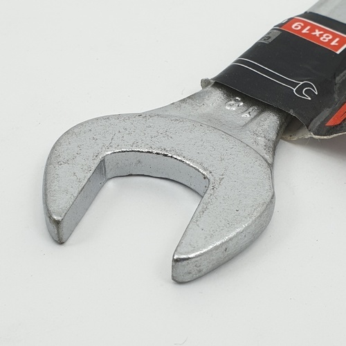 BAUM ประแจปากตาย  18X19mm. (Carbon-Steel)