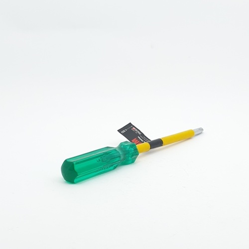 BAUM ไขควงปากแฉก ด้ามเขียว หุ้มฉนวน รุ่น 316AX-PH3X150 MM