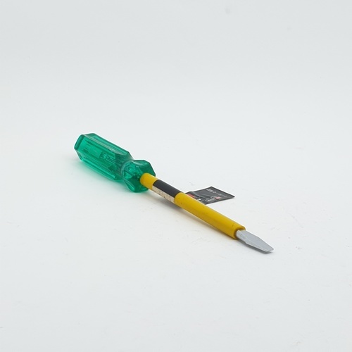 BAUM ไขควงปากแบน ด้ามเขียว หุ้มฉนวน รุ่น 317AX-6X125 MM
