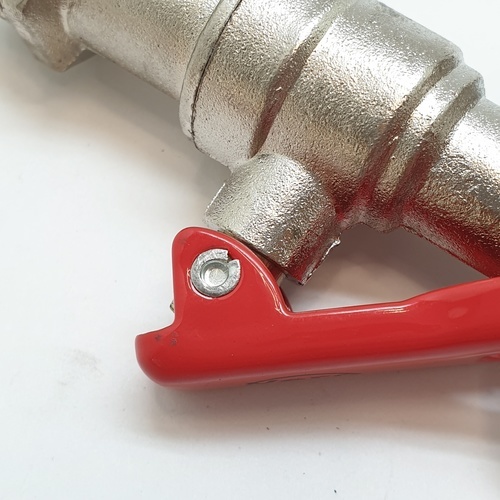 VERO ก๊อกน้ำสนามด้ามแดงมีล็อค 1/2