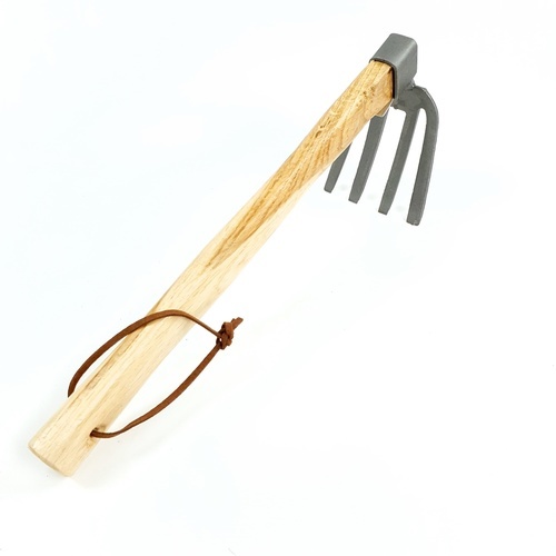 Tree’O ส้อมพรวนด้ามไม้ รุ่นTL3033 ขนาด36ซม. สีน้ำตาล