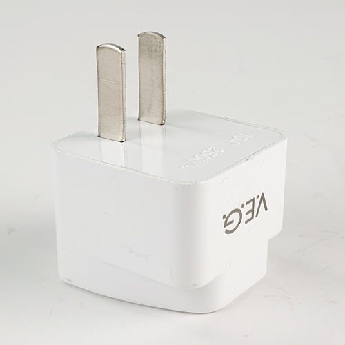 V.E.G. ปลั๊กแปลงไฟเอนกประสงค์ Universal Socket Adapter 1 ช่อง รุ่น DF-A1