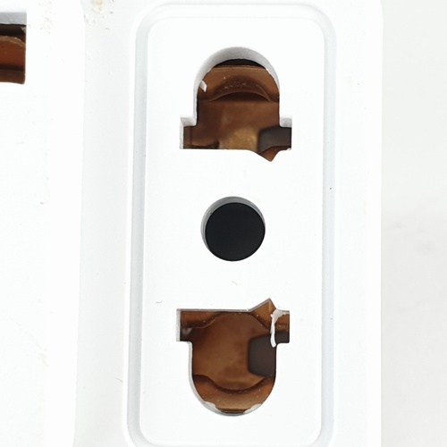 V.E.G. ปลั๊กแปลงไฟ Universal Socket Adapter 2 ช่อง 1 สวิตซ์ รุ่น SH-8A