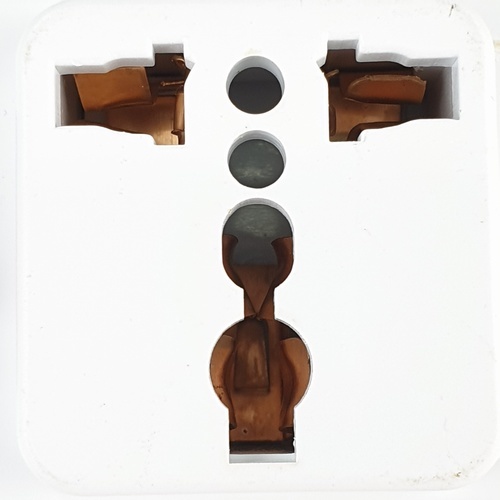 V.E.G. ปลั๊กแปลงไฟ Universal Socket Adapter 2 ช่อง 1 สวิตซ์ รุ่น SH-8A