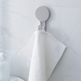 Primo ขอแขวนผ้าพลาสติกแบบเทปกาว รุ่น Ash-06 ขนาด 3.7x6.5x11.7 ซม. สีเทา