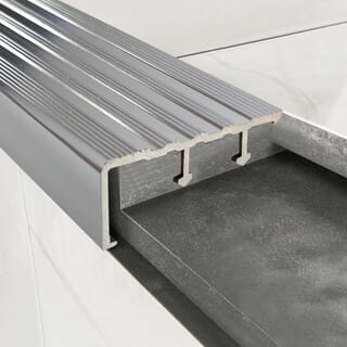 MAC จมูกบันได อลูมิเนียม หน้ากว้าง 50 มม. ยาว 2 เมตร รุ่น TP-50-GS สีเงินเงา