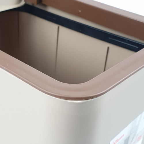 ถังขยะทรงเหลี่ยมฝากด รุ่น ZXHL004-CF ขนาด 12L สีกาแฟ