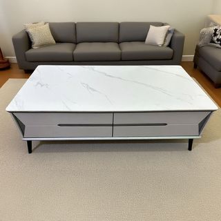 DELICATO โต๊ะกลางหน้าท็อปหินอ่อน รุ่น TARO ขนาด 130x70x42 ซม. สีเทาอ่อน 