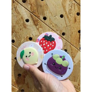 USUPSO กระจกพกพาทรงกลม Fruit family ขนาด 7x7x1 (#BD)