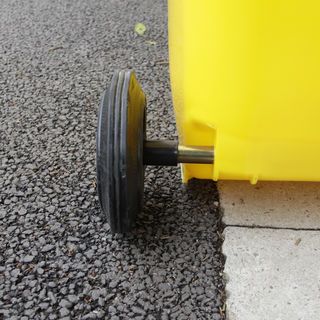 ICLEAN ถังขยะเทศบาลฝาเรียบทรงเหลี่ยม 240 ลิตร รุ่น TG51805-YL ขนาด 74x59x100 ซม. สีเหลือง (ขยะรีไซเคิล) 1/4