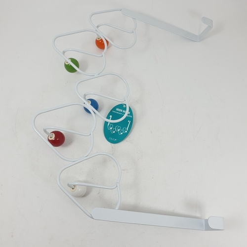 Iris ขอแขวนผ้าสแตนเลส 5 ขอ รุ่น GZC053   สีขาว