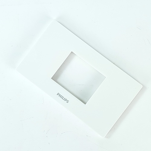 PHILIPS หน้ากาก 2 ช่อง ไม่เว้นระยะ รุ่น Leafstyle สีขาว