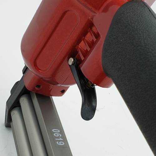 REDKING ปืนลมยิงตะปูขาเดี่ยว รุ่น F30 สีแดง