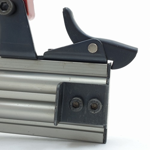 REDKING ปืนลมยิงตะปูขาเดี่ยว รุ่น F30 สีแดง