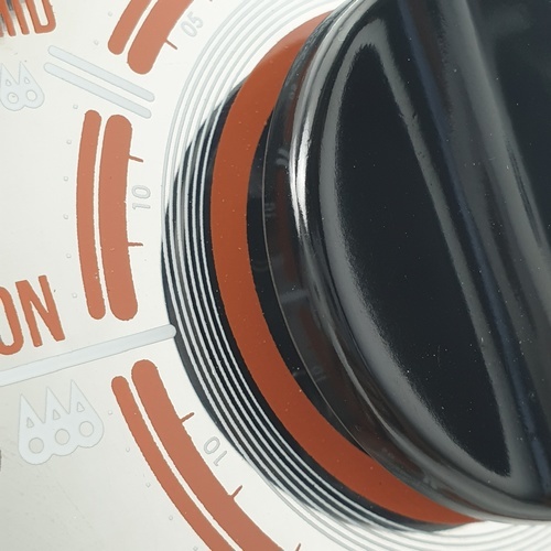 LUCKY FLAME เตาแก๊ส 2 หัวเตาทองเหลือง แบบตั้งโต๊ะ AT-102 สีขาว