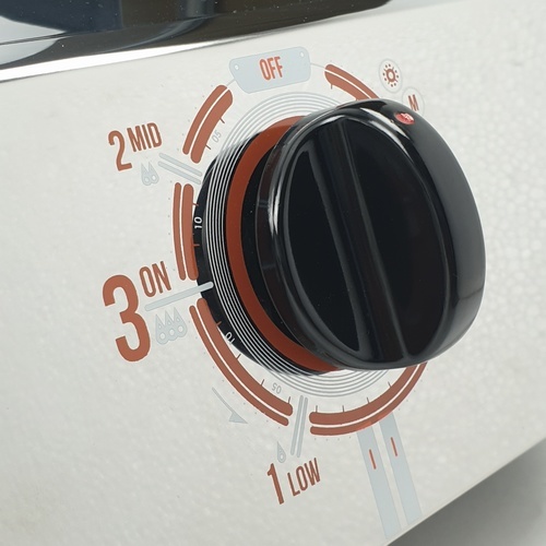 LUCKY FLAME เตาแก๊ส 2 หัวเตาทองเหลือง แบบตั้งโต๊ะ AT-102 สีขาว