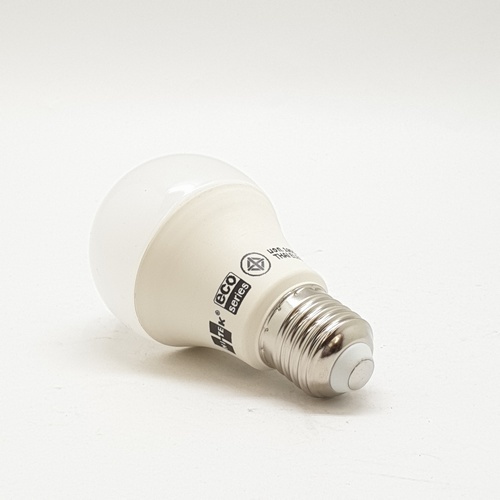 HI-TEK หลอดไฟ LED สามแสง 9W รุ่น HLLE009 (D/C/W)