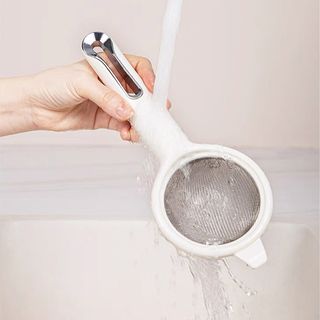 KOSCH กระชอนพร้อมด้ามจับ EASYCOOK สีขาว