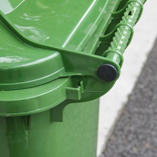 KLEANZY ถังขยะเทศบาลฝาเรียบทรงเหลี่ยม 240 ลิตร รุ่น TG51805-GN ขนาด 74x59x100 ซม. (ขยะเปียก) สีเขียว 1/4