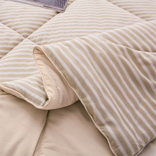 TRUFFLE ชุดเครื่องนอนพร้อมผ้านวม 4 ชิ้น รุ่น Yume-02 ขนาด 3.5ฟุต สีกากี