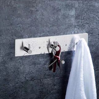 Iris ขอแขวนสแตนเลส 3 ขอ รุ่น HC02 ขนาด 4.5×21×4ซม. สีเงิน