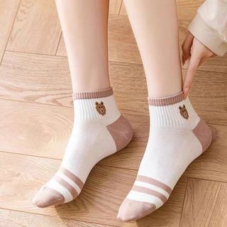 KOJI ถุงเท้าข้อกลางผู้หญิงพาสเทล รุ่นSC27 ขนาด6x17x0.4ซม.คละแบบ