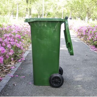 KLEANZY ถังขยะเทศบาลฝาเรียบทรงเหลี่ยม 120 ลิตร รุ่น TG51804-GN ขนาด 57x46x93 ซม. สีเขียว (ขยะเปียก) 1/4