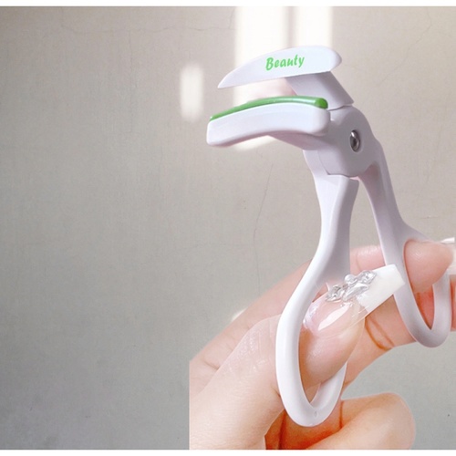 KOJI ที่ดัดขนตา รุ่น N06-03 ขนาด10x2.3x8ซม.คละสี