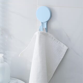 Primo ขอแขวนผ้าพลาสติกแบบเทปกาว รุ่น Aero-06 ขนาด 3.7x6.5x11.7 ซม. สีฟ้า