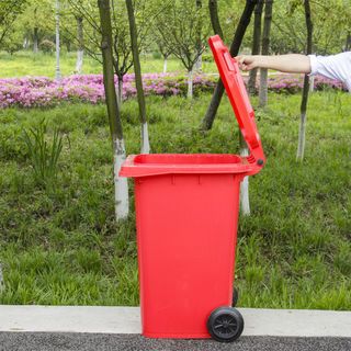 ICLEAN ถังขยะเทศบาลฝาเรียบทรงเหลี่ยม 240 ลิตร รุ่น TG51805-RE ขนาด 74x59x100 ซม. สีแดง (ขยะอันตราย) 1/4