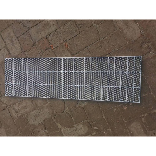 ปืนใหญ่ ตะแกรงรางน้ำชุบกัลวาไนซ์ พร้อมตาข่าย ขนาด 30x100x2.5ซม.หนา 3 มม.สีเงิน