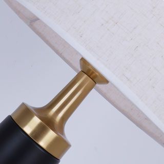 EILON โคมไฟตั้งโต๊ะ ขั้ว E27 ขนาด 30x30x56cm รุ่น Y008 สีขาว-ดำ