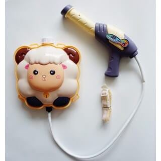 TOYS ของเล่นปืนฉีดน้ำแกะน่ารักแบบกระเป๋าสะพาย รุ่น1030-52 ขนาด45x31x7.5ซม.