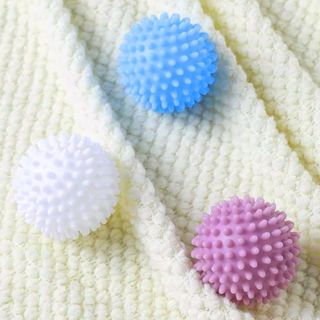 SAKU ลูกบอลซักผ้าทรงกลม รุ่น DR006 ขนาด 6.2x6.2x6.2 ซม.คละสี (3 ชิ้น/ถุง)