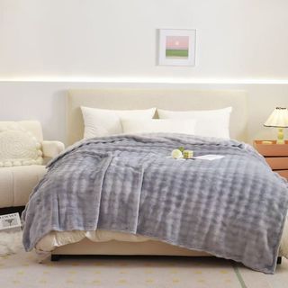 Truffle ผ้าห่ม รุ่น Nako-01 ขนาด 150x200 ซม. สีเทา