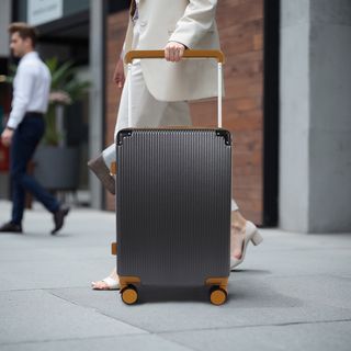 WETZLARS กระเป๋าเดินทางแบบด้านจับยาว ขนาด 24 นิ้ว  รุ่น Jasper-02 ขนาด 23x37x55 ซม. สีเทาเข้ม